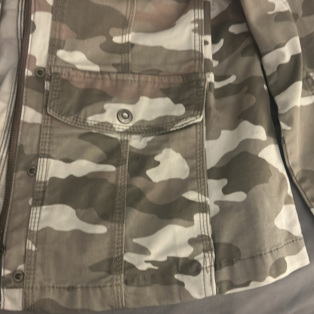 Woman’s jacket - Picture 4 of 7